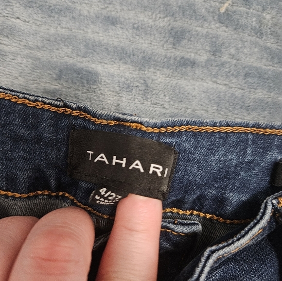 Tahari Kelly Classic Skinny Jeans! - Picture 3 of 9